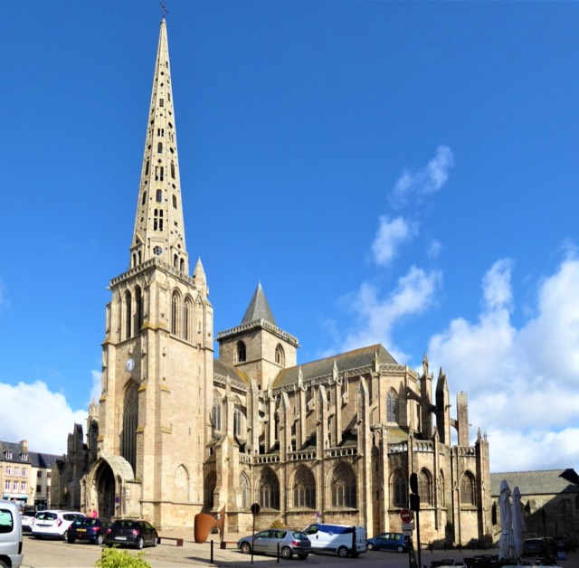 La cathédrale Saint-Tugdual de Tréguier et sa flèche ajourée